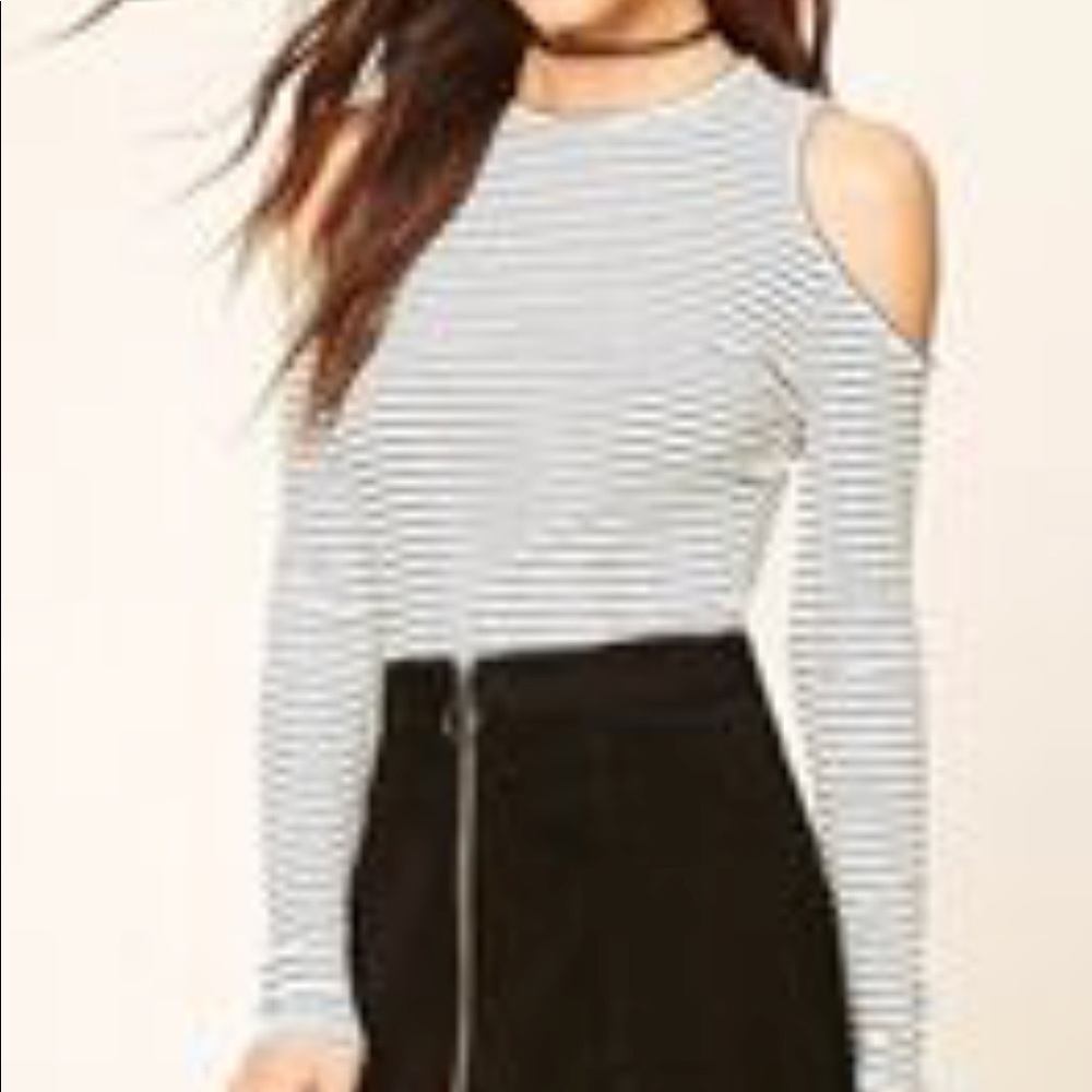 Ribbed Cold Shoulder Top